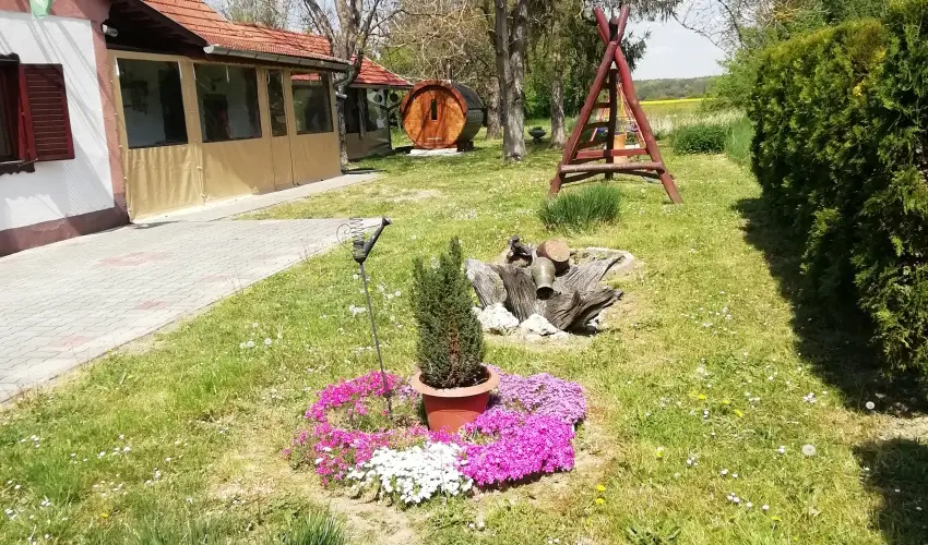 Kerka Vendghz Csesztreg - Szilveszter (min. 2 j)