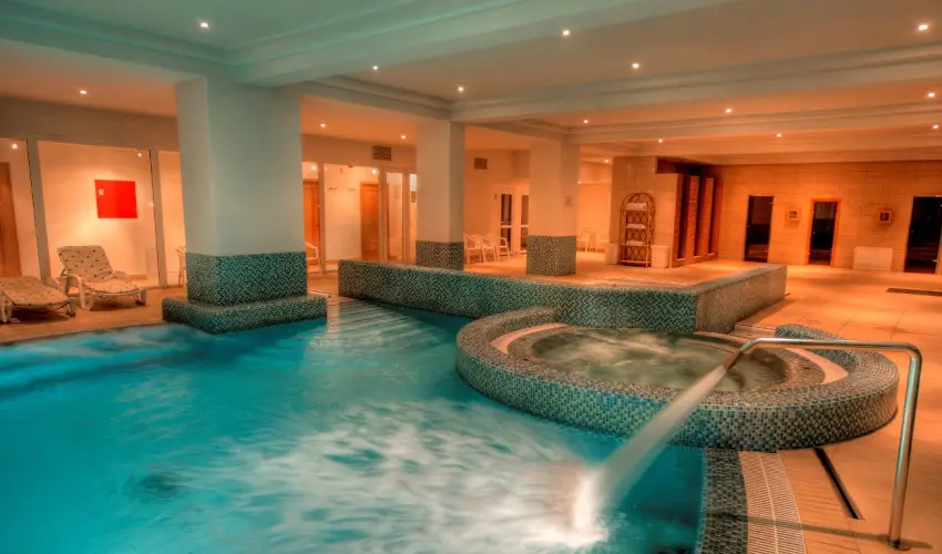 Kt Korona Konferencia & Wellness Hotel Balatonszrsz - Szilveszter a Balatonnl 2025 - ABBA Sisters: Mamma Mia SHOW msorral (min. 3 j)