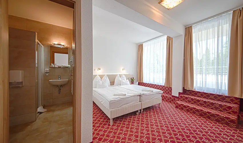 Kt Korona Konferencia & Wellness Hotel Balatonszrsz - Szilveszter a Balatonnl 2025 - ABBA Sisters: Mamma Mia SHOW msorral (min. 3 j)