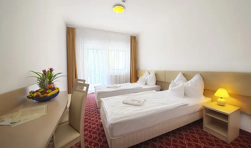 Kt Korona Konferencia & Wellness Hotel Balatonszrsz - Szilveszter a Balatonnl 2025 - ABBA Sisters: Mamma Mia SHOW msorral (min. 3 j)