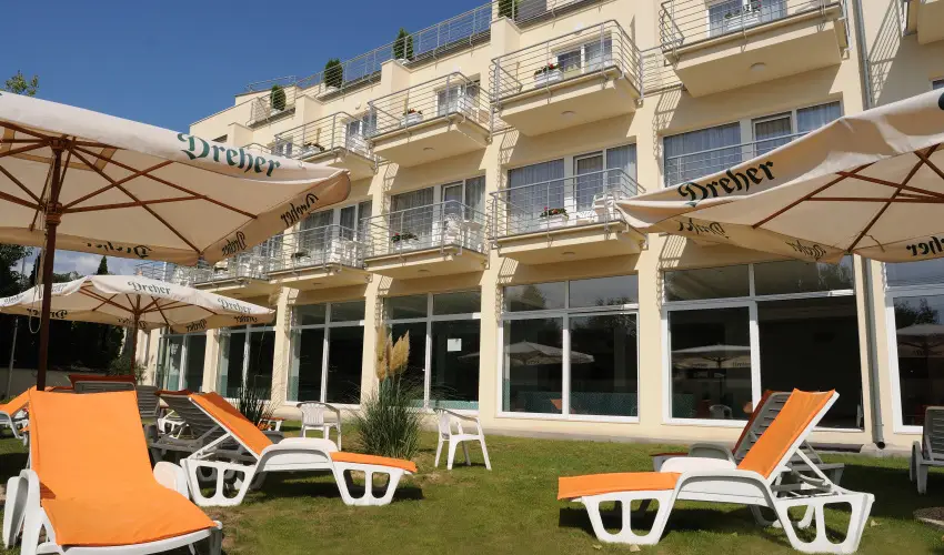 Kt Korona Konferencia & Wellness Hotel Balatonszrsz - Szilveszter a Balatonnl 2025 - ABBA Sisters: Mamma Mia SHOW msorral (min. 3 j)