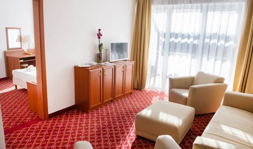 Kt Korona Konferencia & Wellness Hotel Balatonszrsz - Szilveszter a Balatonnl 2025 - ABBA Sisters: Mamma Mia SHOW msorral (min. 3 j)