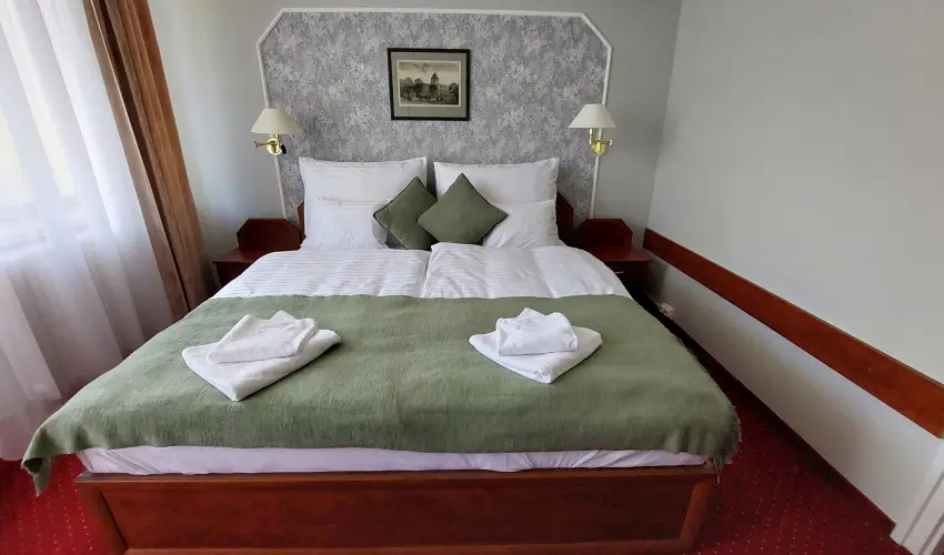 Komfort Hotel Plat�n Hark�ny - Szilveszter (min. 2 �j)