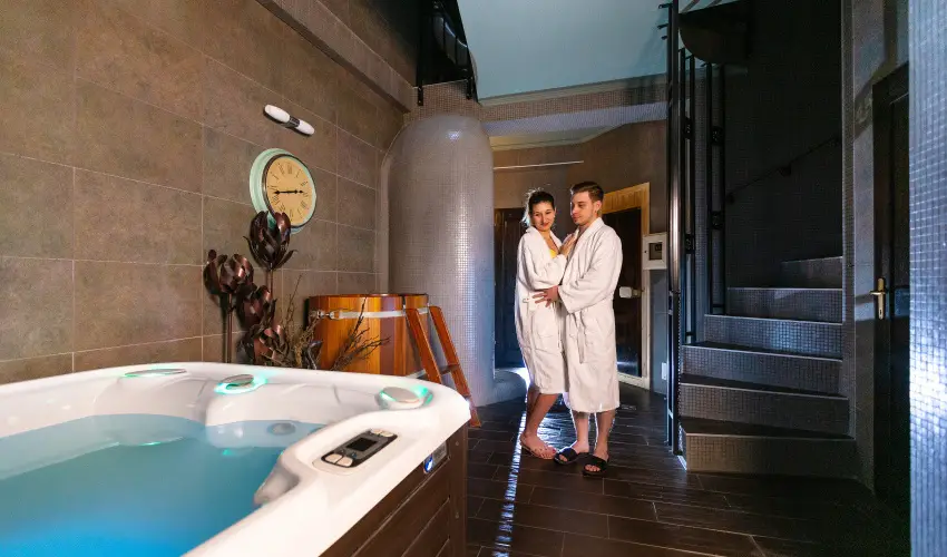 Koml Hotel Gyula - Szilveszter (min. 2 j)