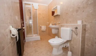 Korona Panzi s tterem Hvz