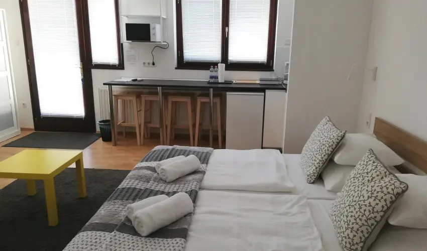 Malom-t Vendghz Tapolca - Szilveszter (min. 2 j)