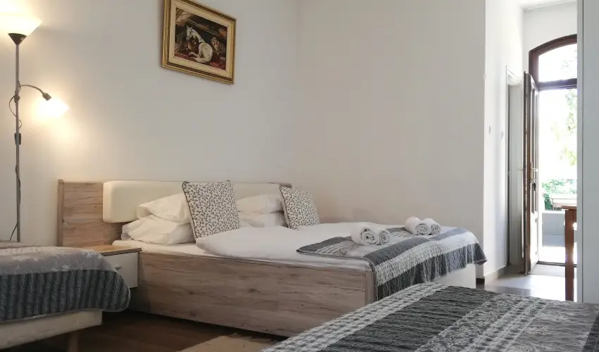 Malom-t Vendghz Tapolca - Szilveszter (min. 2 j)