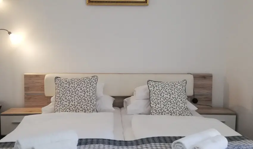 Malom-t Vendghz Tapolca - Szilveszter (min. 2 j)