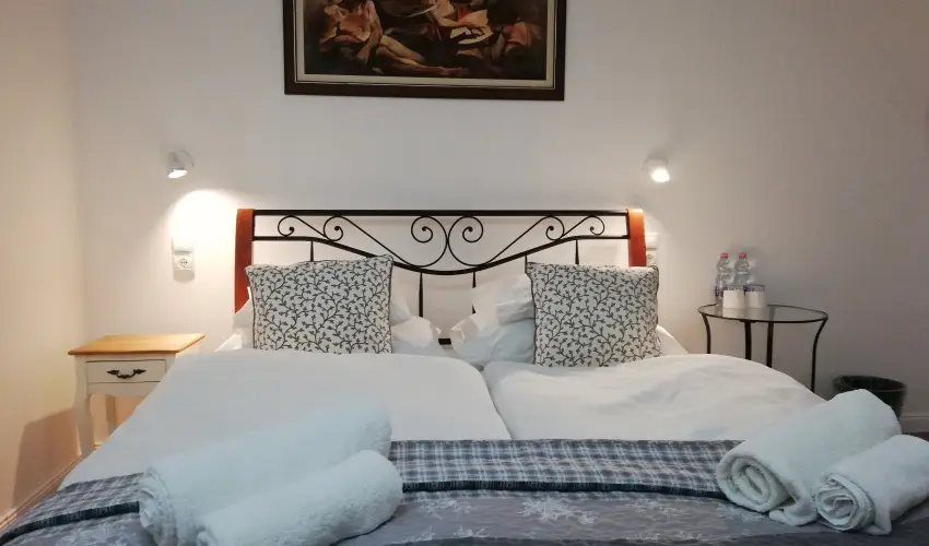 Malom-t Vendghz Tapolca - Szilveszter (min. 2 j)