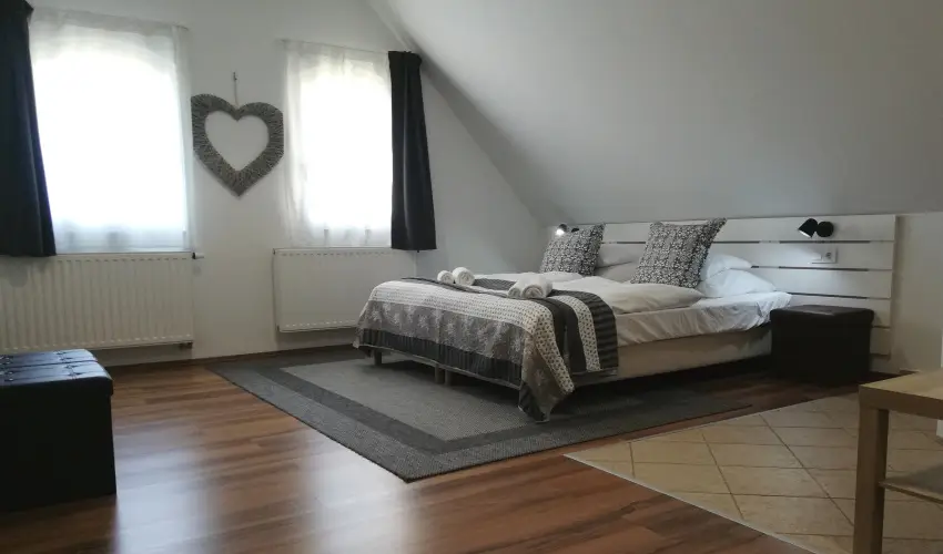 Malom-t Vendghz Tapolca - Szilveszter (min. 2 j)