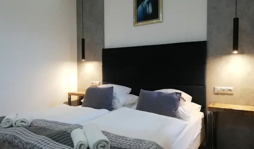 Malom-t Vendghz Tapolca - Szilveszter (min. 2 j)