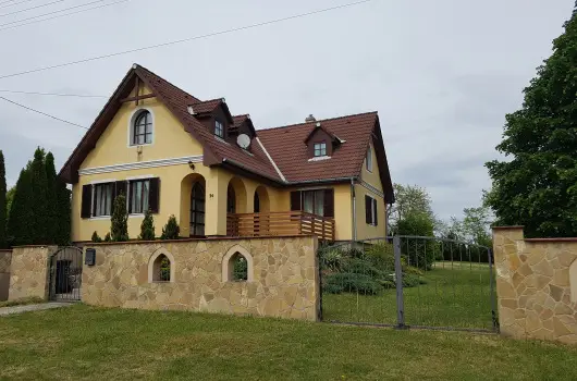 M�rk�i Vend�gh�z - kapu a Bakonyra - Szilveszter (min. 2 �j)