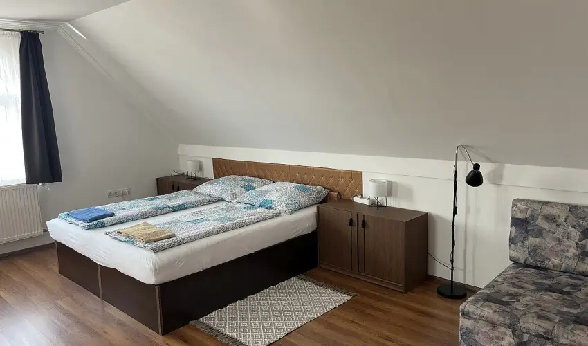 M�rk�i Vend�gh�z - kapu a Bakonyra M�rk� - Szilveszter (min. 2 �j)