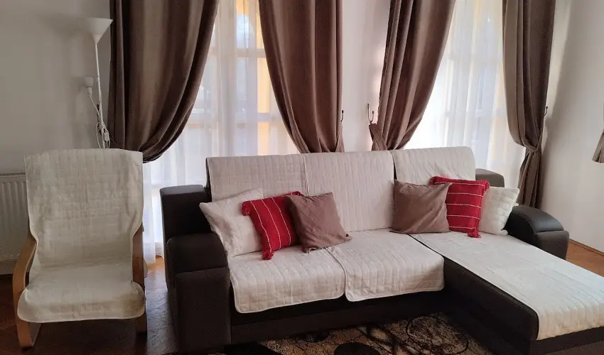 M�rk�i Vend�gh�z - kapu a Bakonyra M�rk� - Szilveszter (min. 2 �j)