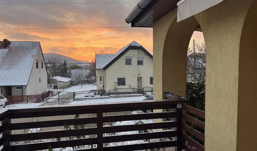 M�rk�i Vend�gh�z - kapu a Bakonyra M�rk� - Szilveszter (min. 2 �j)