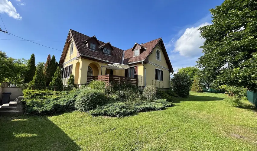 M�rk�i Vend�gh�z - kapu a Bakonyra M�rk� - Szilveszter (min. 2 �j)