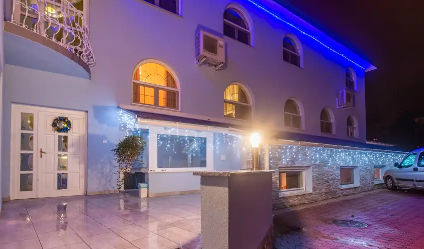 Mrvny Panzi Hajdszoboszl - Szilveszter (min. 3 j)