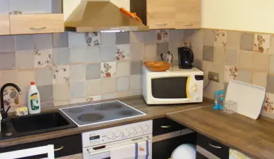 Ngy Glya Apartman Sarud