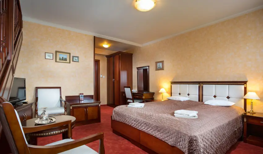 Nelson Hotel Hajd�szoboszl� - Szilveszter (min. 2 �j)