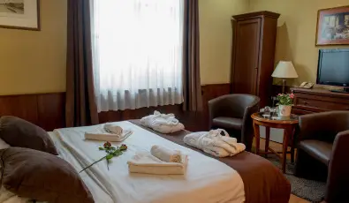 Nyerges Hotel Term�l Monor