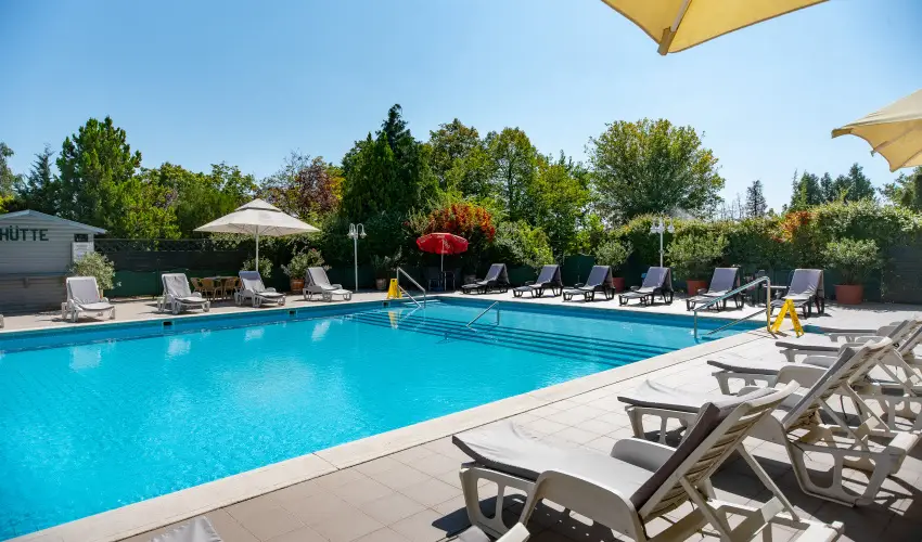 Nyerges Hotel Term�l Monor - Szilveszter