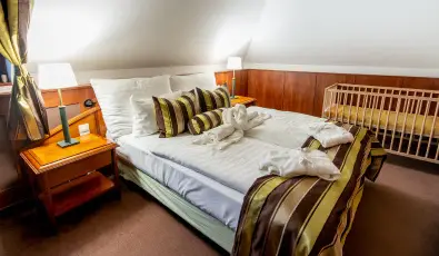 Nyerges Hotel Term�l Monor