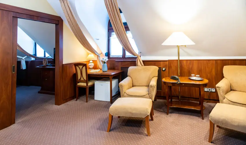 Nyerges Hotel Term�l Monor - Szilveszter