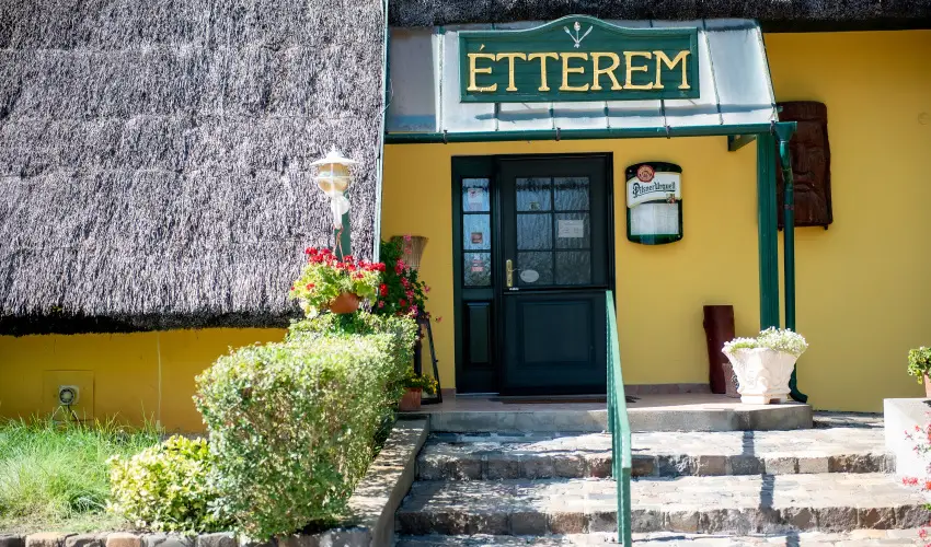 Nyerges Hotel Term�l Monor - Szilveszter