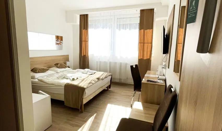 reg-t Hotel Tata - Szilveszter