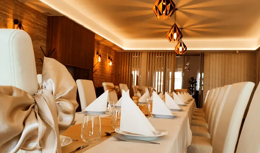 reg-t Hotel Tata - Szilveszter