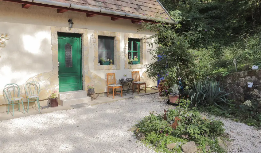 Pal�cliget Vend�gh�z K�tbodony - Szilveszter (min. 3 �j)