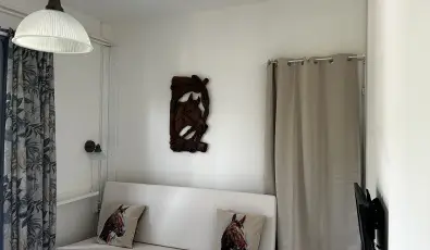 Pal�cliget Vend�gh�z K�tbodony