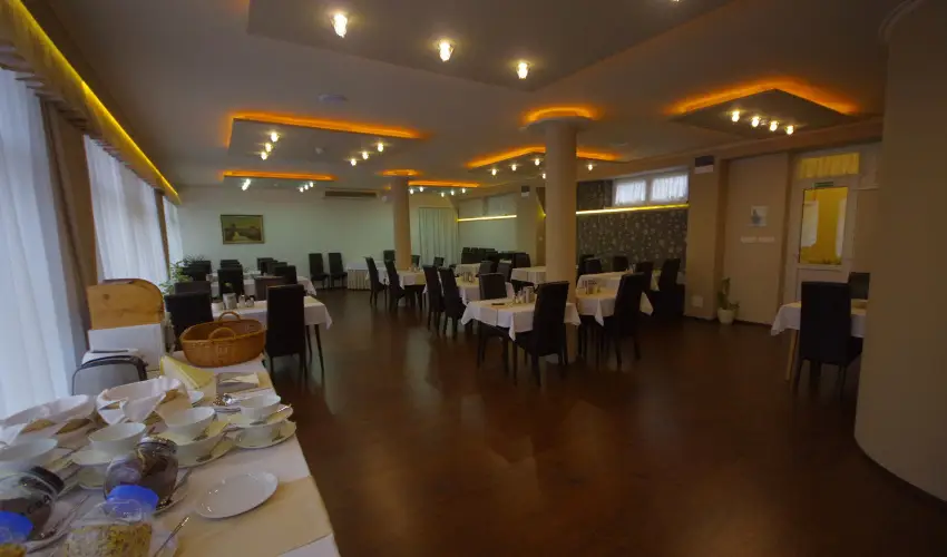 Hotel Vad�szk�rt Sz�kesfeh�rv�r - Szilveszter