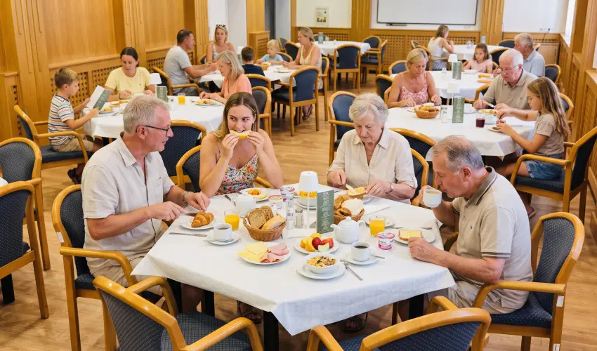 Pl�za Hotel Gyula Gyula - Szilveszteri csomag (min. 3 �j)