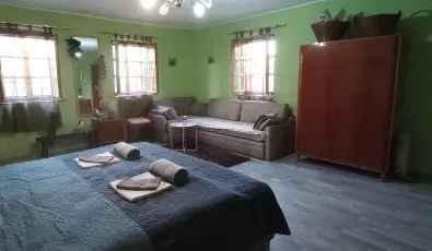 P�ni Kuck� Vend�gh�z �s Minifarm  Hossz�v�lgy