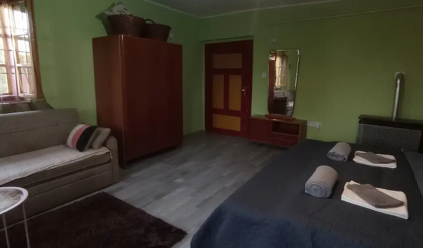 P�ni Kuck� Vend�gh�z �s Minifarm  Hossz�v�lgy - Szilveszter