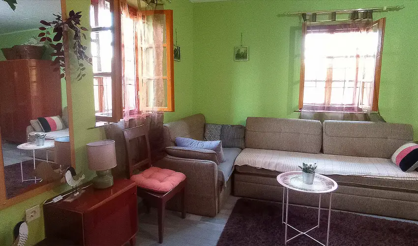 P�ni Kuck� Vend�gh�z �s Minifarm  Hossz�v�lgy - Szilveszter