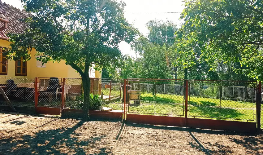 P�ni Kuck� Vend�gh�z �s Minifarm  Hossz�v�lgy - Szilveszter