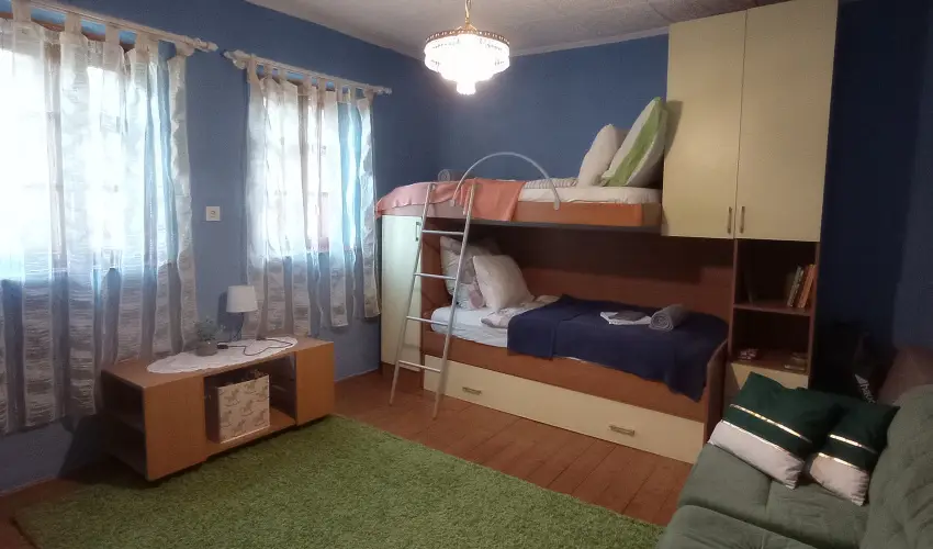 P�ni Kuck� Vend�gh�z �s Minifarm  Hossz�v�lgy - Szilveszter