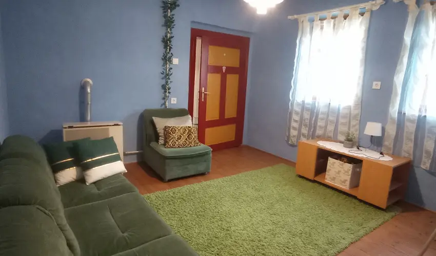 P�ni Kuck� Vend�gh�z �s Minifarm  Hossz�v�lgy - Szilveszter