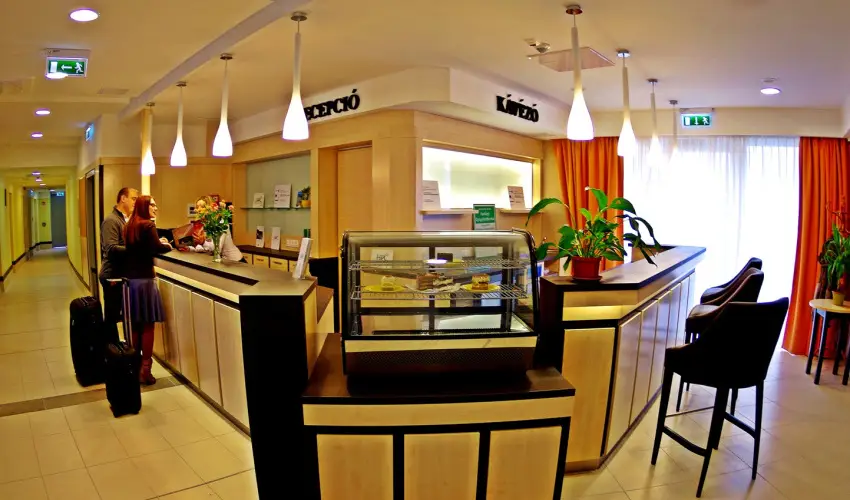 Harknyi Psoriasis Centrum Harkny - Szilveszteri pezsgs (min. 2 j)