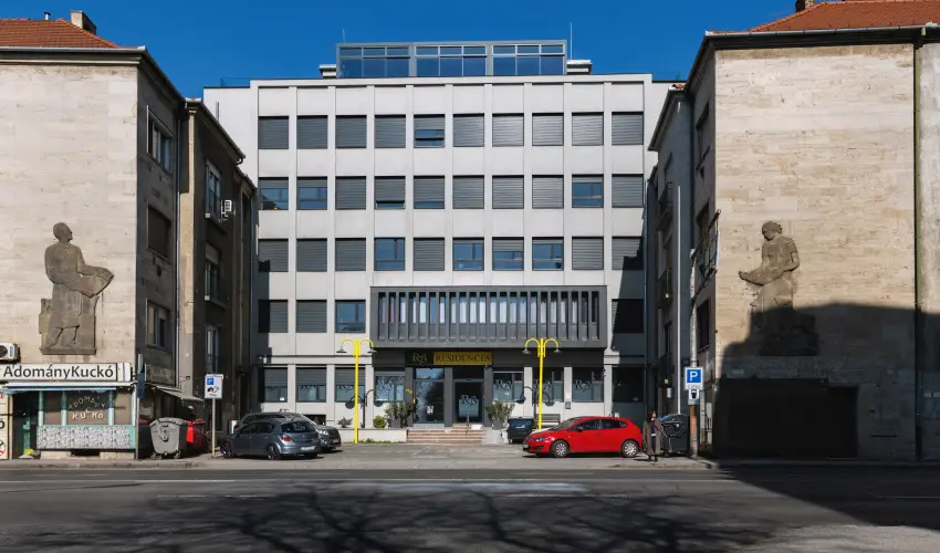 R73 Residences Pcs - Szilveszter (min. 3 j)