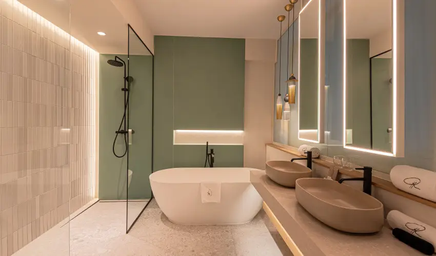 REED Luxury Hotel & Bistro Sifok - Szilveszter (min. 2 j)