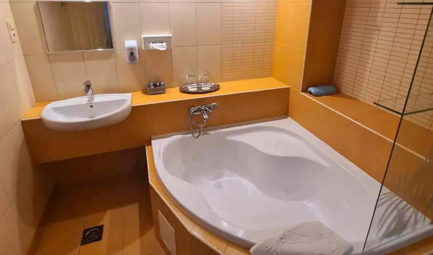 Salg Hotel Salgtarjn-Eresztvny - Szilveszter (min. 2 j)