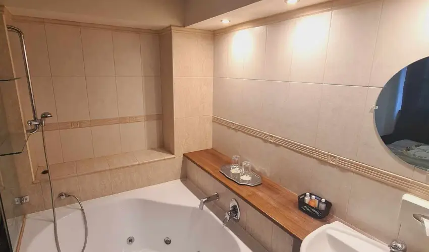 Salg Hotel Salgtarjn-Eresztvny - Szilveszter (min. 2 j)