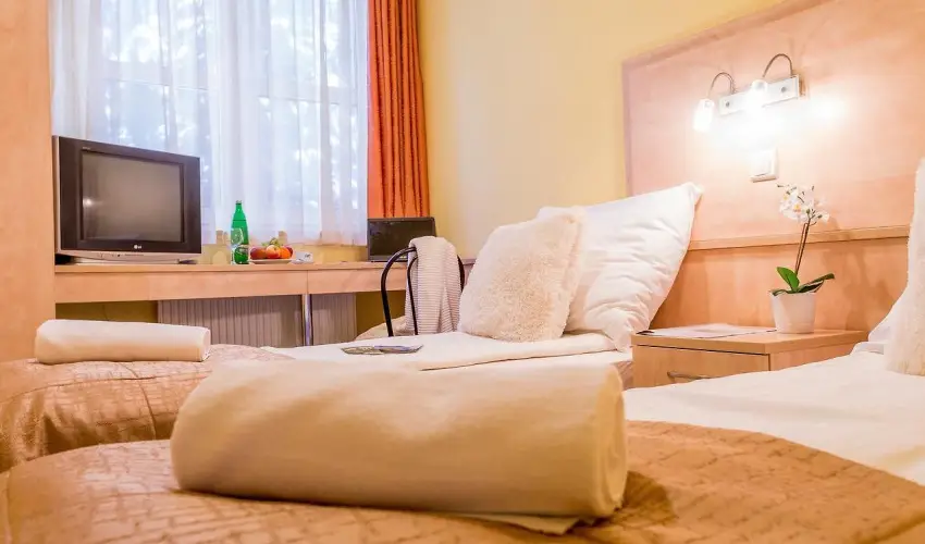 Salg Hotel Salgtarjn-Eresztvny - Szilveszter (min. 2 j)