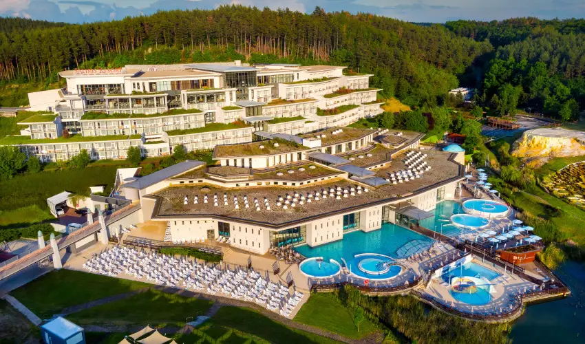 Hunguest Saliris Egerszal�k - Szilveszter (min. 3 �j)