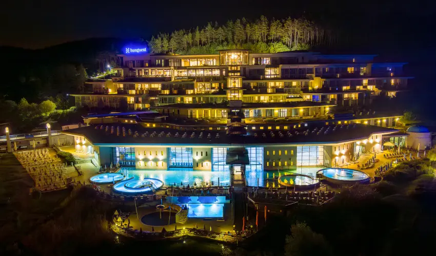 Hunguest Saliris Egerszal�k - Szilveszter (min. 3 �j)