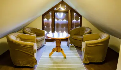 Sasr�ti Vad�szkast�ly Almamell�k