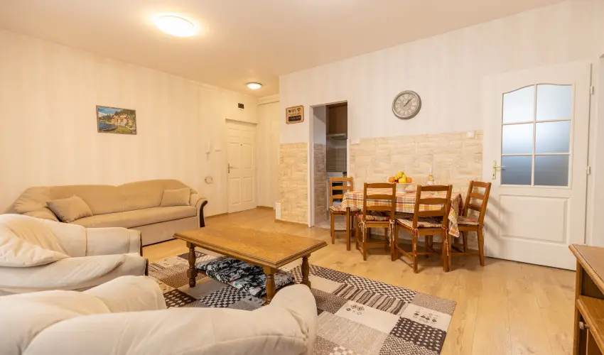 Skorpi Lak3 Hajdszoboszl - Szilveszter (min. 3 j)